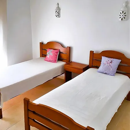 1 Bedroom Chaves, Praceta Vitorino Nemesio, 阿尔布费拉