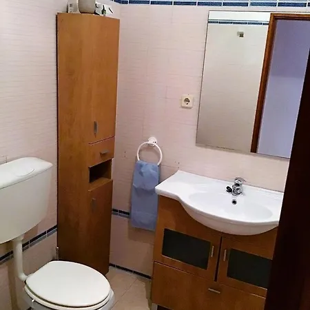 1 Bedroom Chaves, Praceta Vitorino Nemesio, * 阿尔布费拉